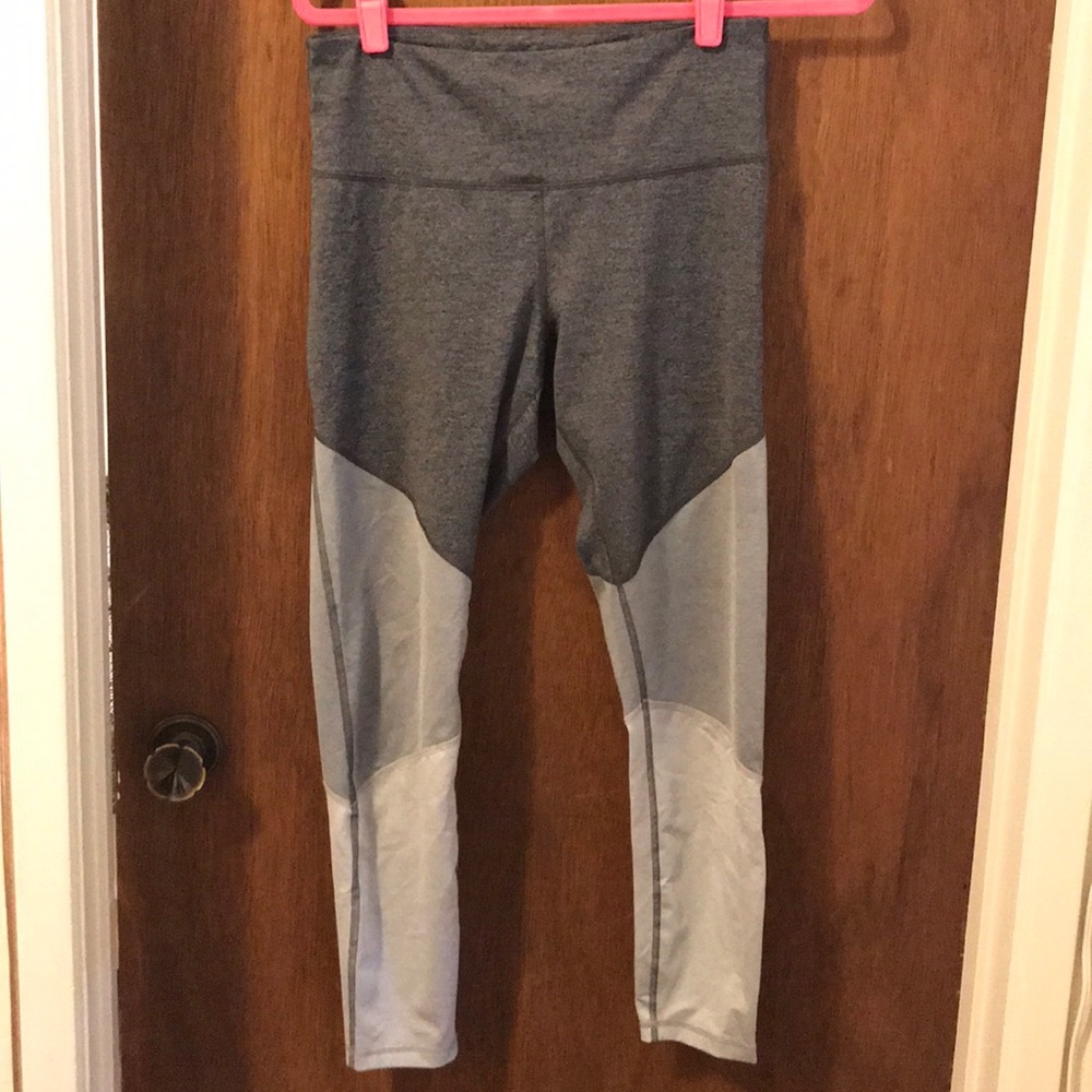 High-rise Old Navy compression leggings